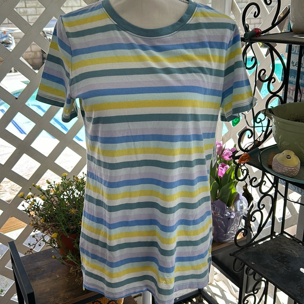 a.n.a Women’s Striped Pullover Short Sleeve T-shirt Medium NWT Beautiful & Soft